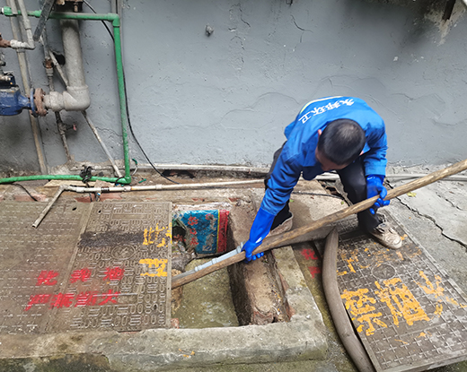 西区街道清掏化粪池